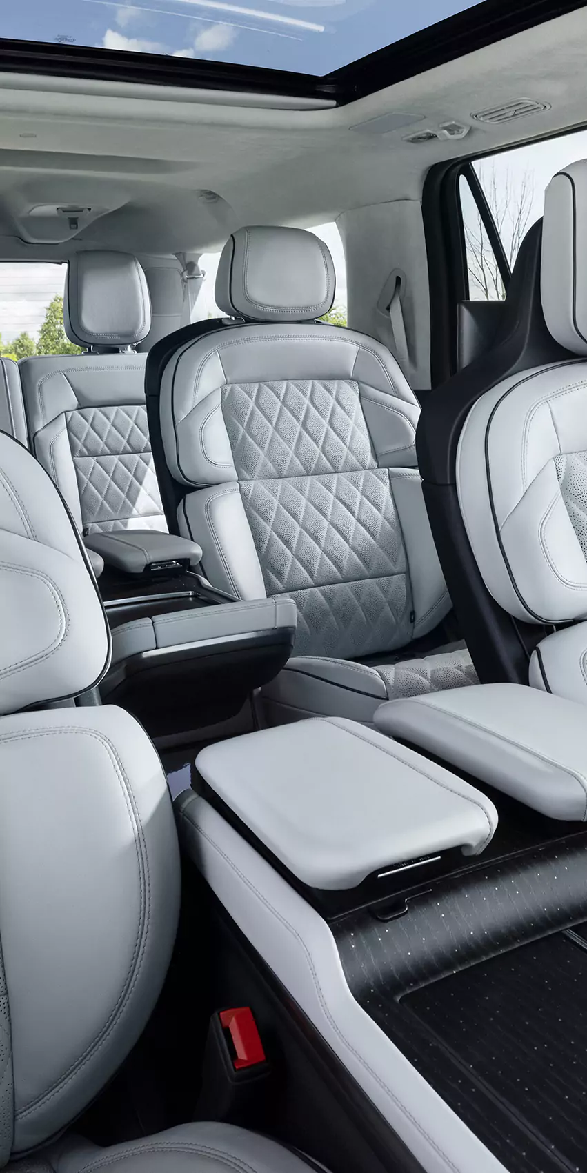 wow-wine-club-lincoln-navigator-1