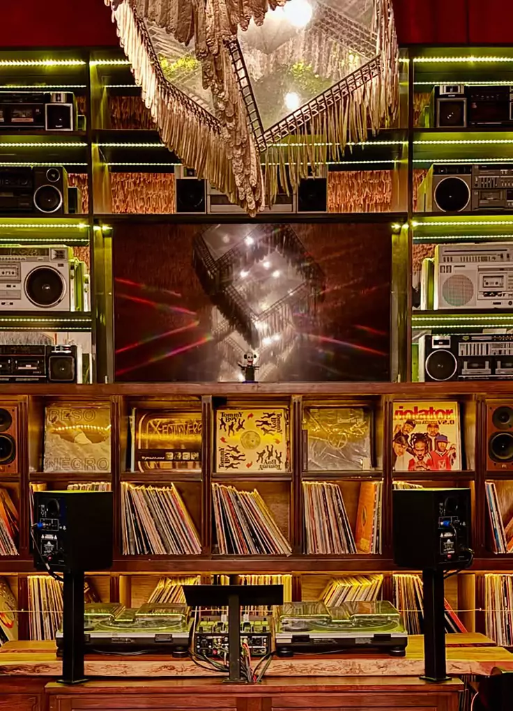 wow-wine-club-the-bar-at-the-r-2